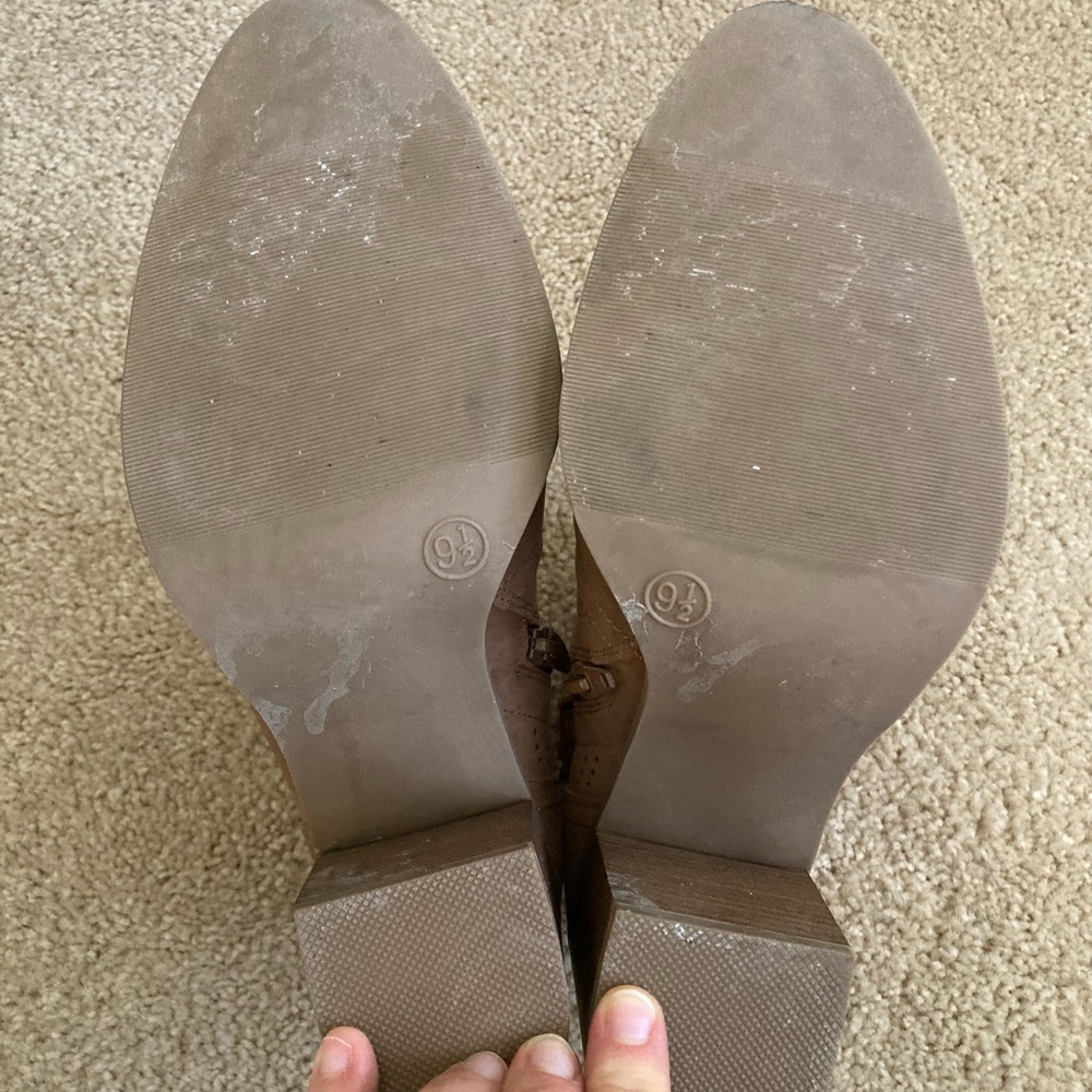 Universal Thread Heeled Ankle Boots - Picture 7 of 8